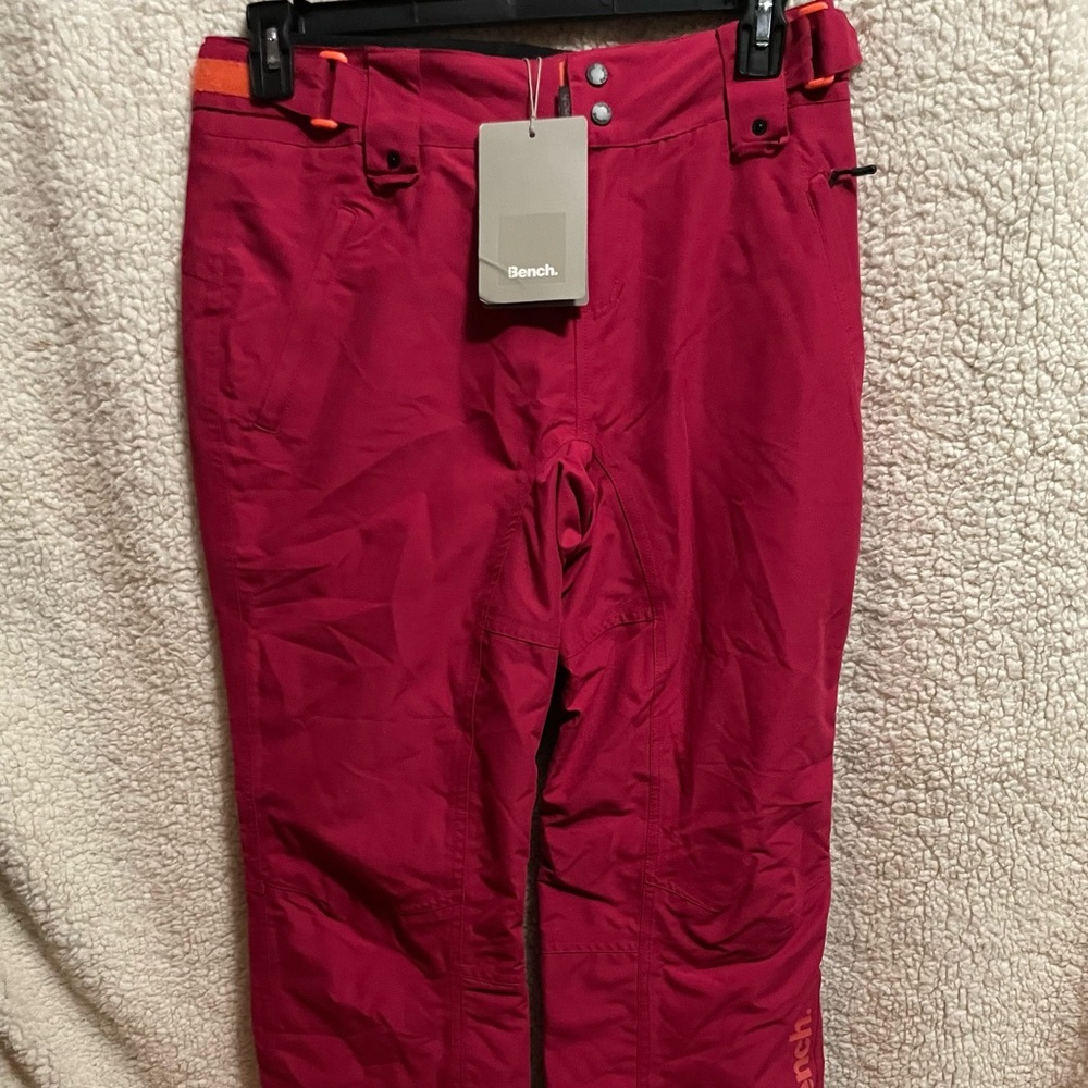 16BW.- Bench Makeshift Snow Pants. Size Small